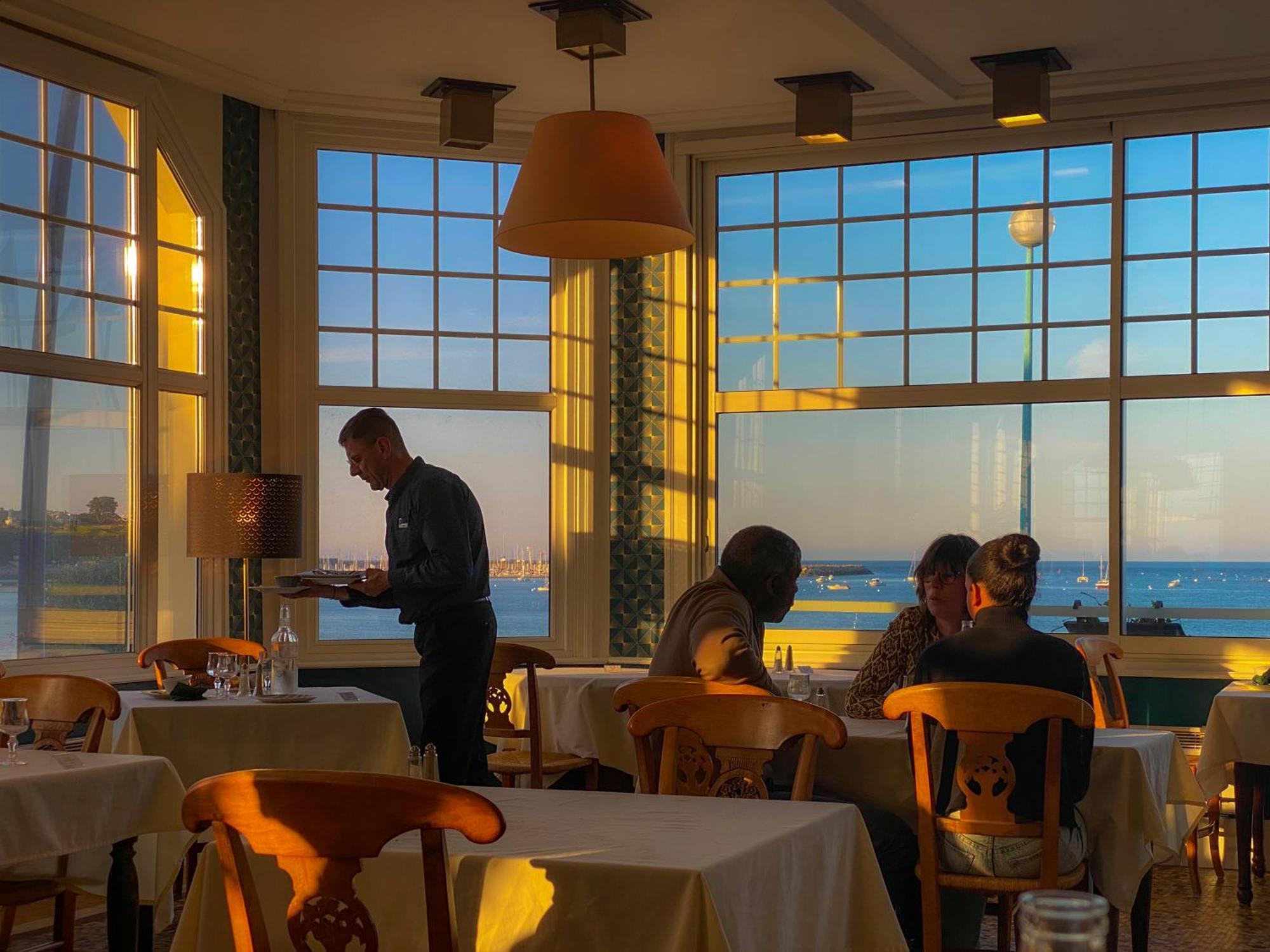 Vtf L'Hotel Des Bains Сен-Каст-ле-Гильдо Экстерьер фото
