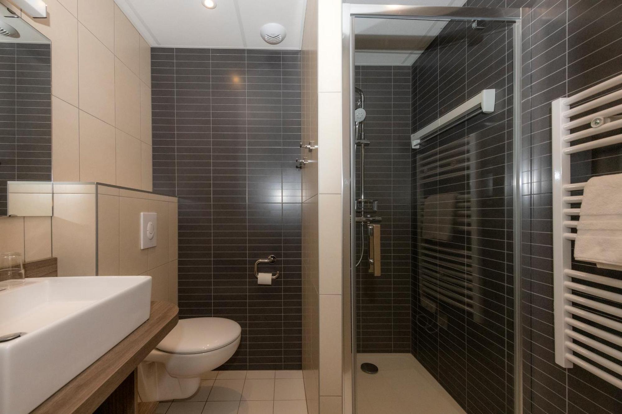 Vtf L'Hotel Des Bains Сен-Каст-ле-Гильдо Экстерьер фото